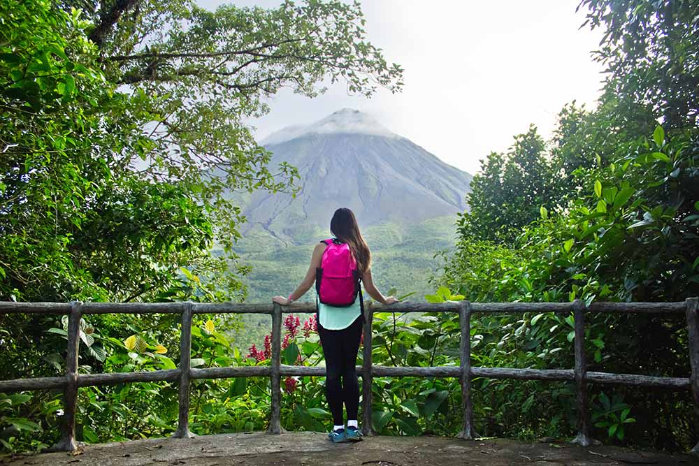 Femme faisant de la randonnée au Costa Rica
