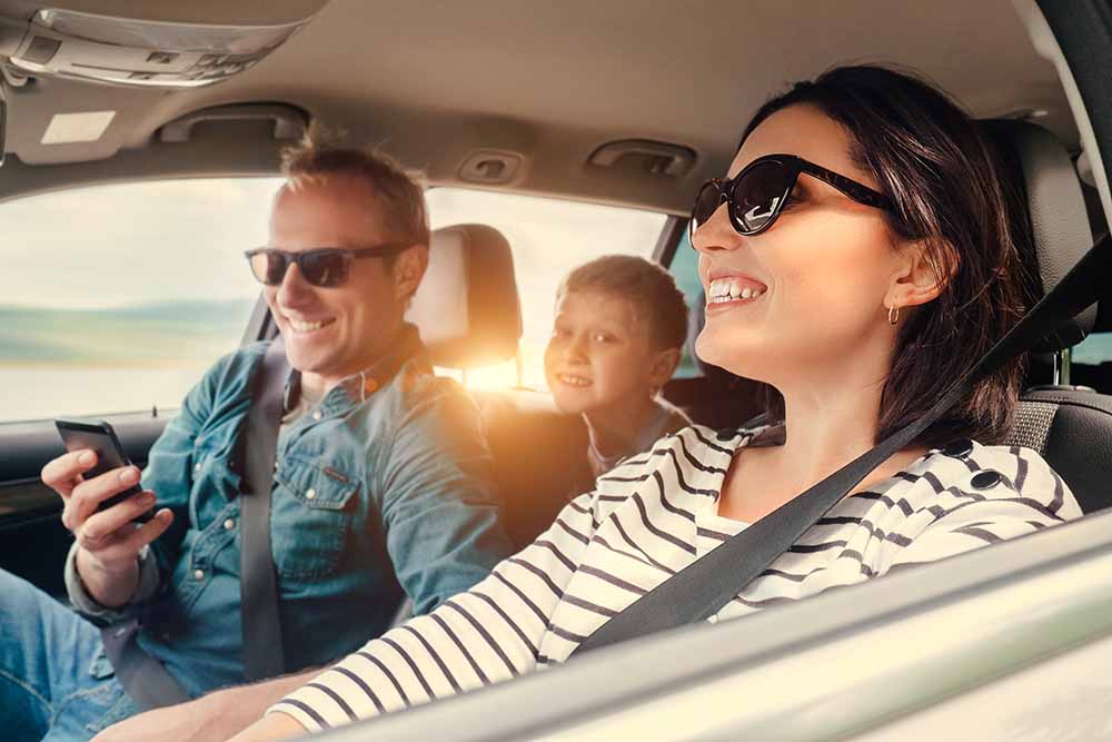Famille en escapade routière