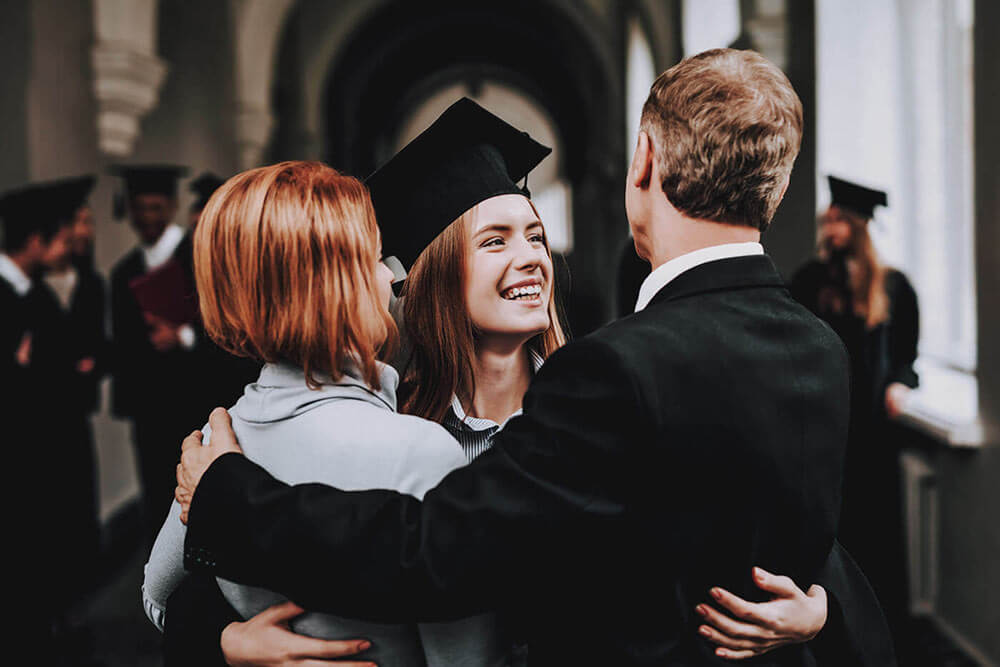 Avantages et inconvénients d’envoyer vos enfants à votre alma mater